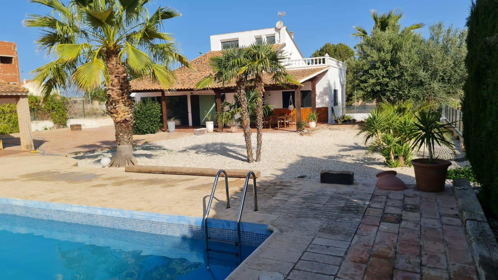 Casa 7 habitaciones 700m² en venta - Coto riñales