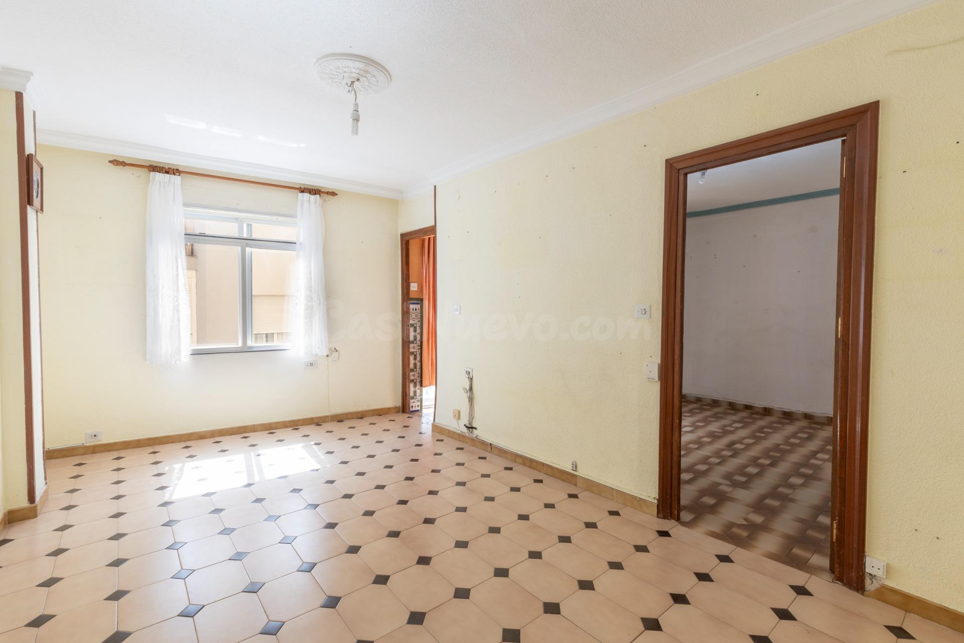 Piso de 3 dormitorios en planta alta, luminoso y con balcón 