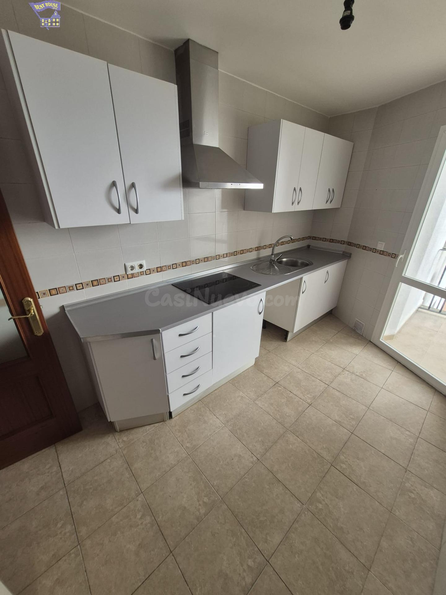 SE VENDE PISO EN ZONA DEL PORTICHUELO