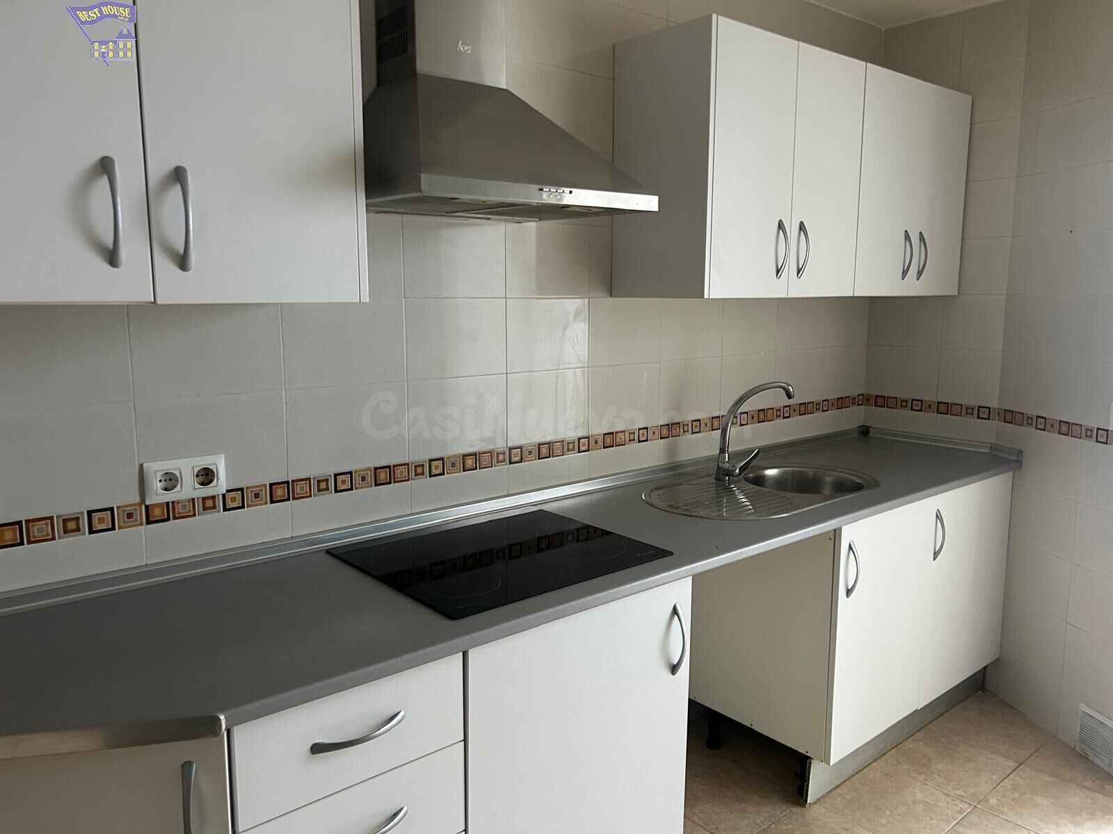 SE VENDE PISO EN ZONA DEL PORTICHUELO - foto 2
