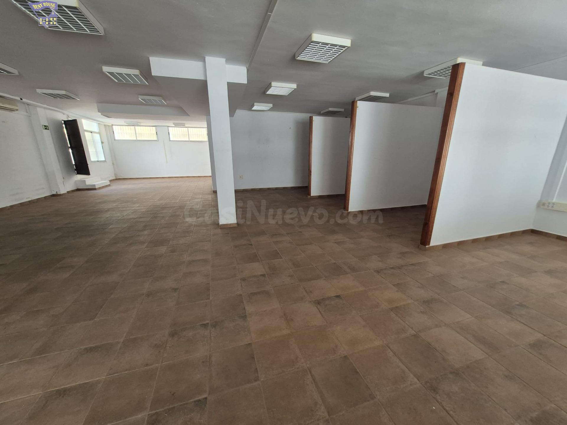 SE VENDE LOCAL EN ZONA DE LAS CANTERAS - foto 3