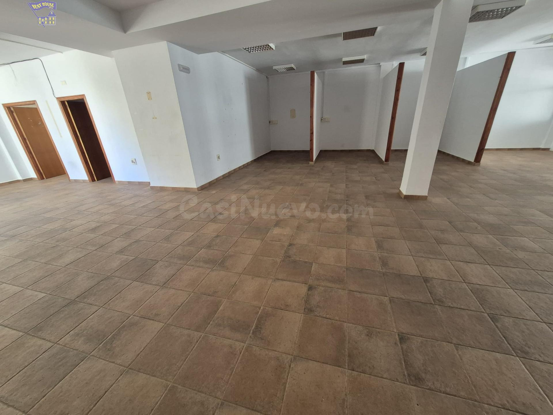 SE VENDE LOCAL EN ZONA DE LAS CANTERAS - foto 4