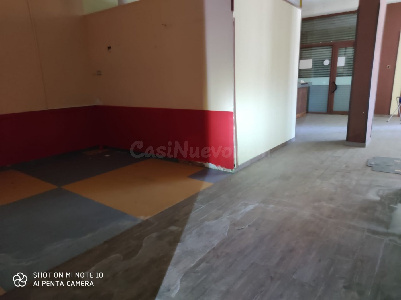 LOCAL COMERCIAL EN VENTA EN CORNELLA DE LLOBREGAT - foto 4