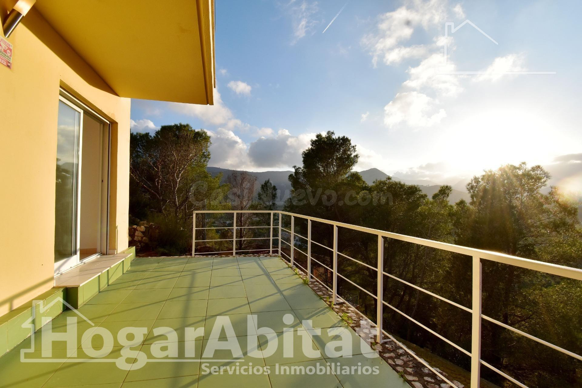 ¡CHALET ESPECTACULAR! AMPLIO Y MUY LUMINOSO CON GARAJE Y TRE - foto 2