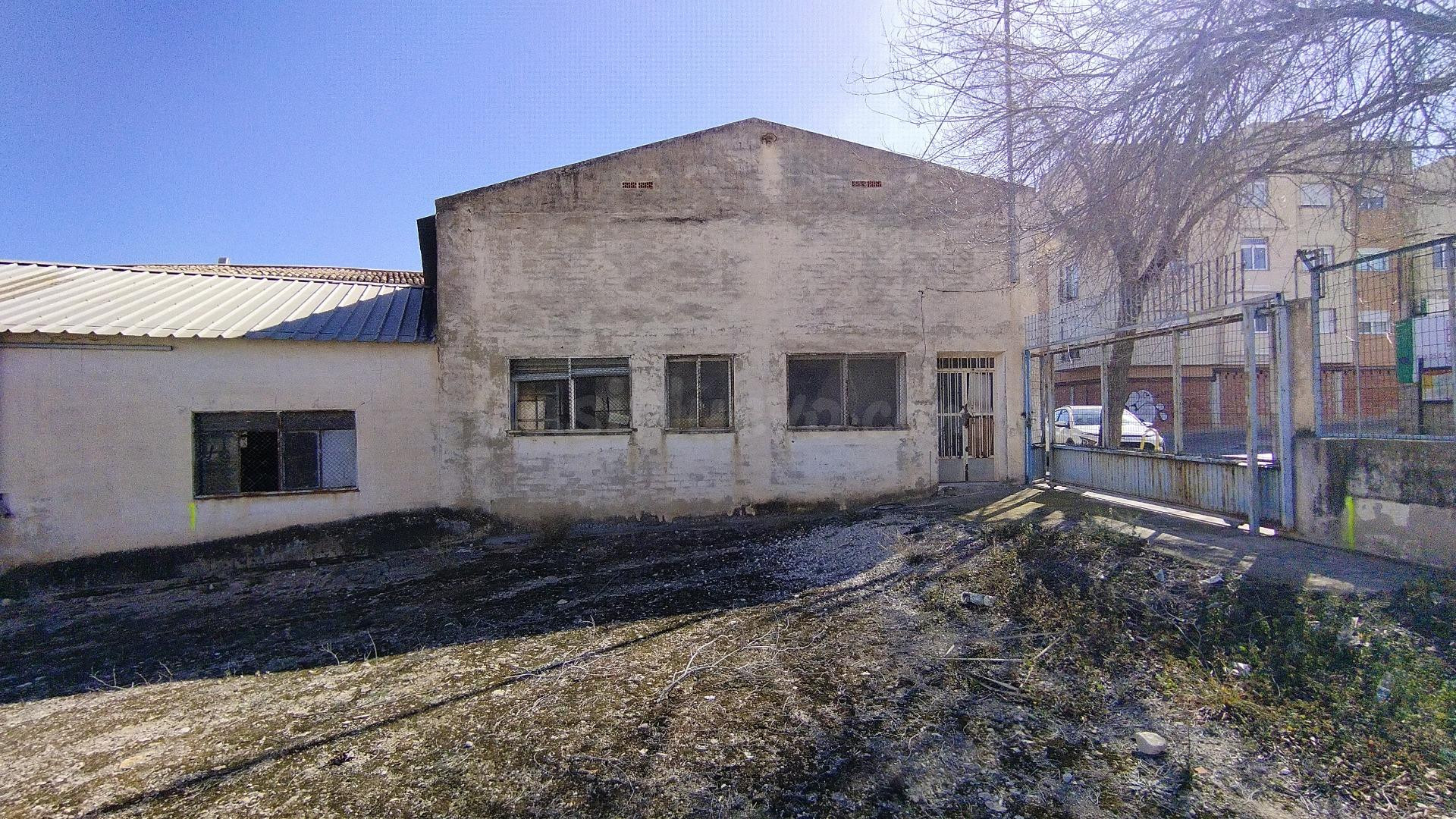 Local comercial 317m² en alquiler - Barrio la caverina - foto 2