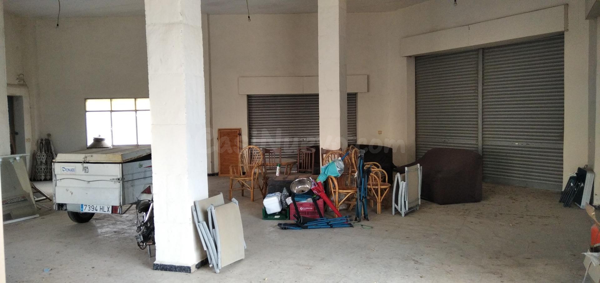 Local comercial 317m² en alquiler - Barrio la caverina - foto 4