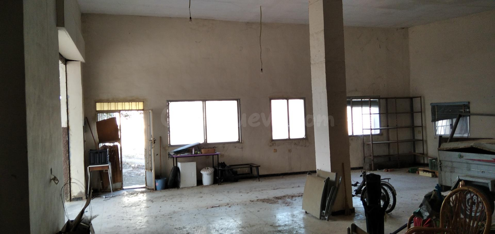 Local comercial 317m² en alquiler - Barrio la caverina - foto 5