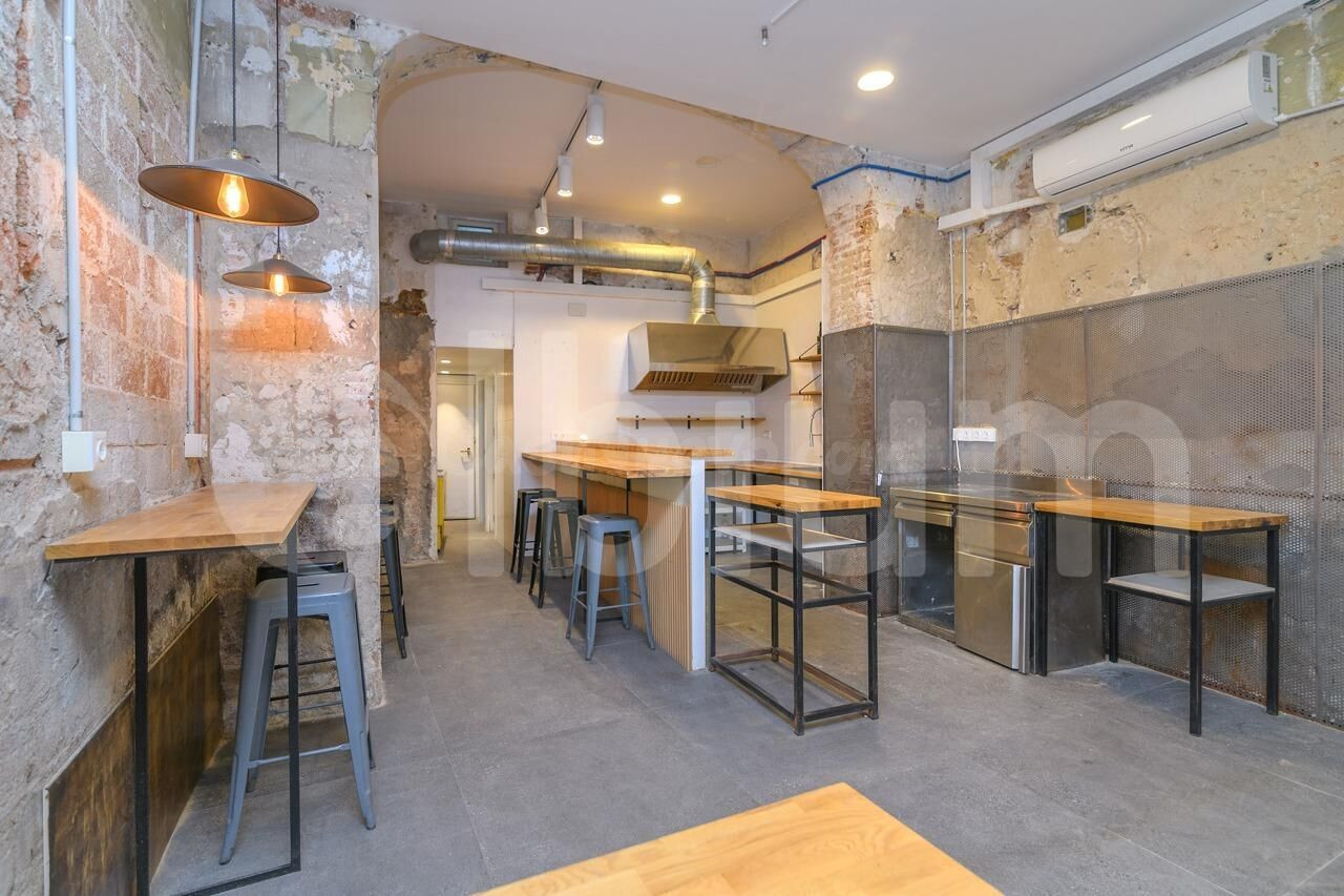 Local en venta con licencia 2.3.2.1 en el Barrio Gótico