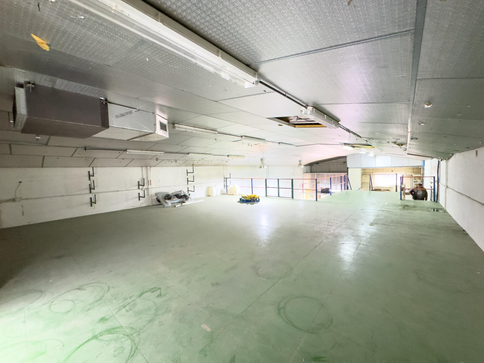 Nave industrial 327m² en alquiler - Torrejon de velasco - foto 3