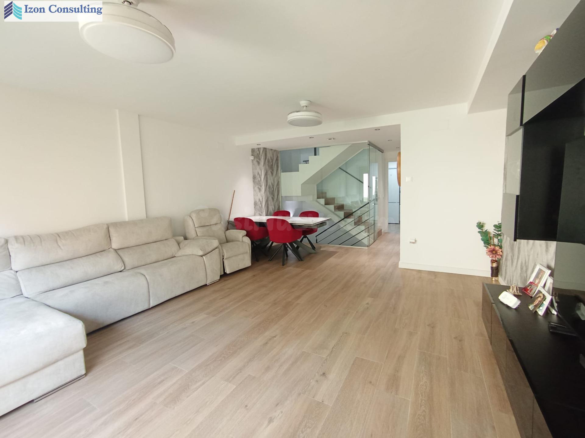 Espectacular adosado de 2024 con piscina propia y aerotermi - foto 3