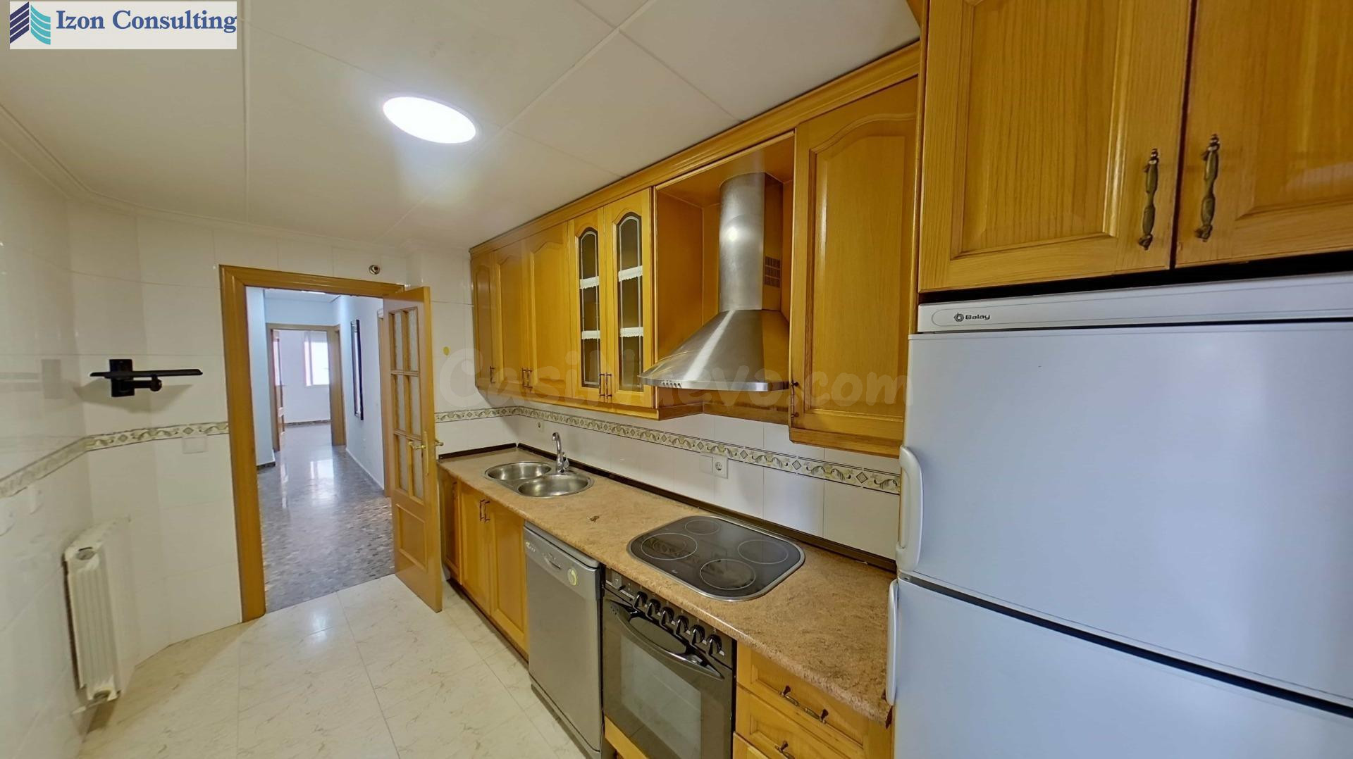 VIVIENDA DE 3 DORMITORIOS Y DOS BAÑOS CON GARAJE Y TRASTERO 