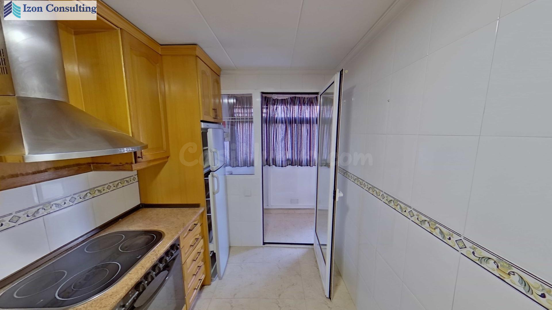 VIVIENDA DE 3 DORMITORIOS Y DOS BAÑOS CON GARAJE Y TRASTERO  - foto 2