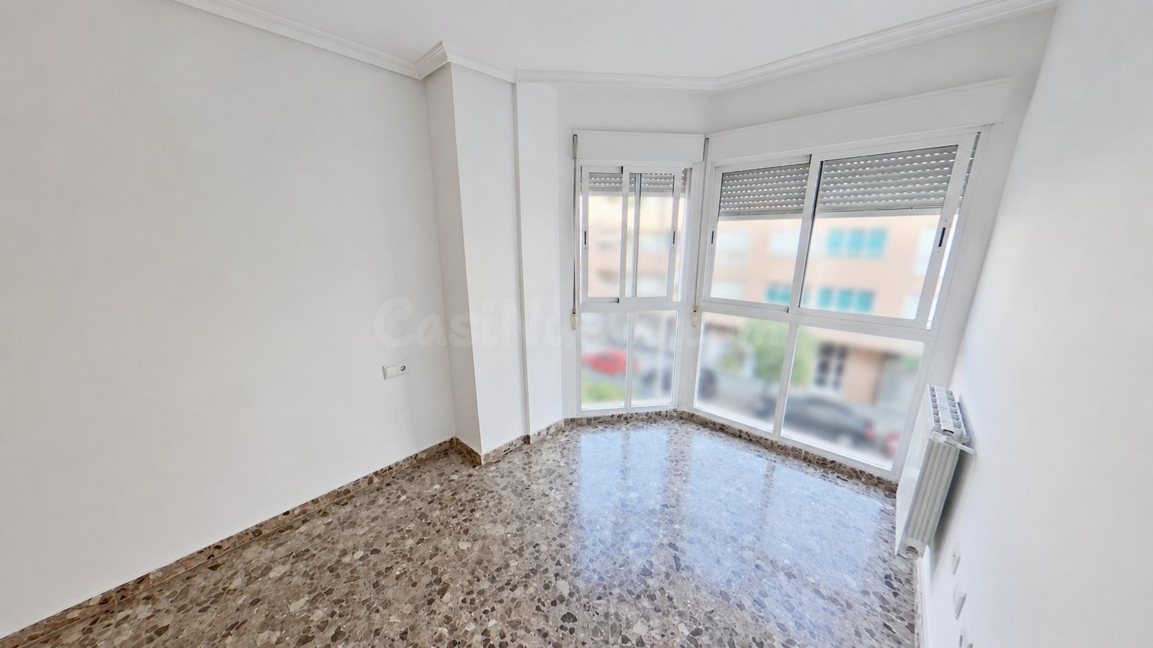 VIVIENDA DE 3 DORMITORIOS Y DOS BAÑOS CON GARAJE Y TRASTERO  - foto 4