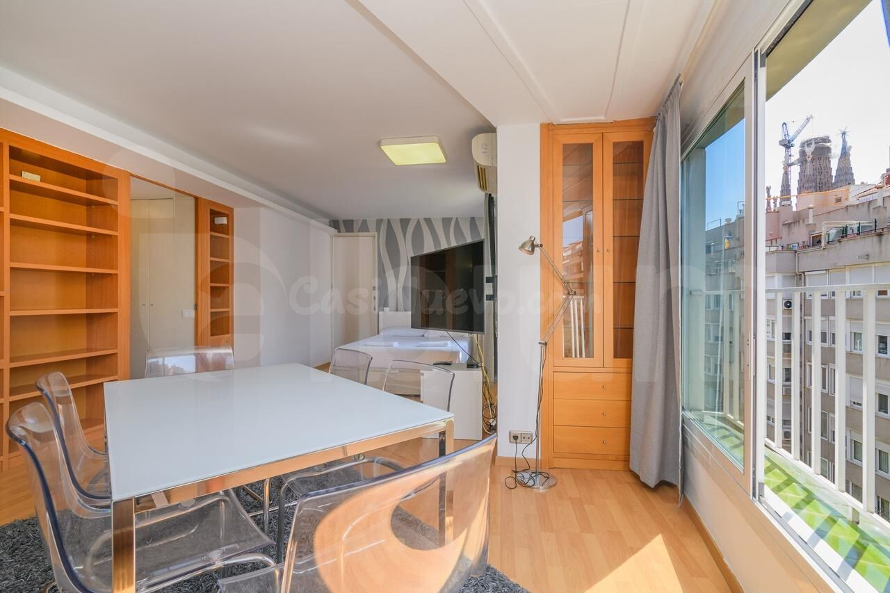 Luminosidad, vistas y ubicación privilegiada junto a la Sagrada Familia - foto 2