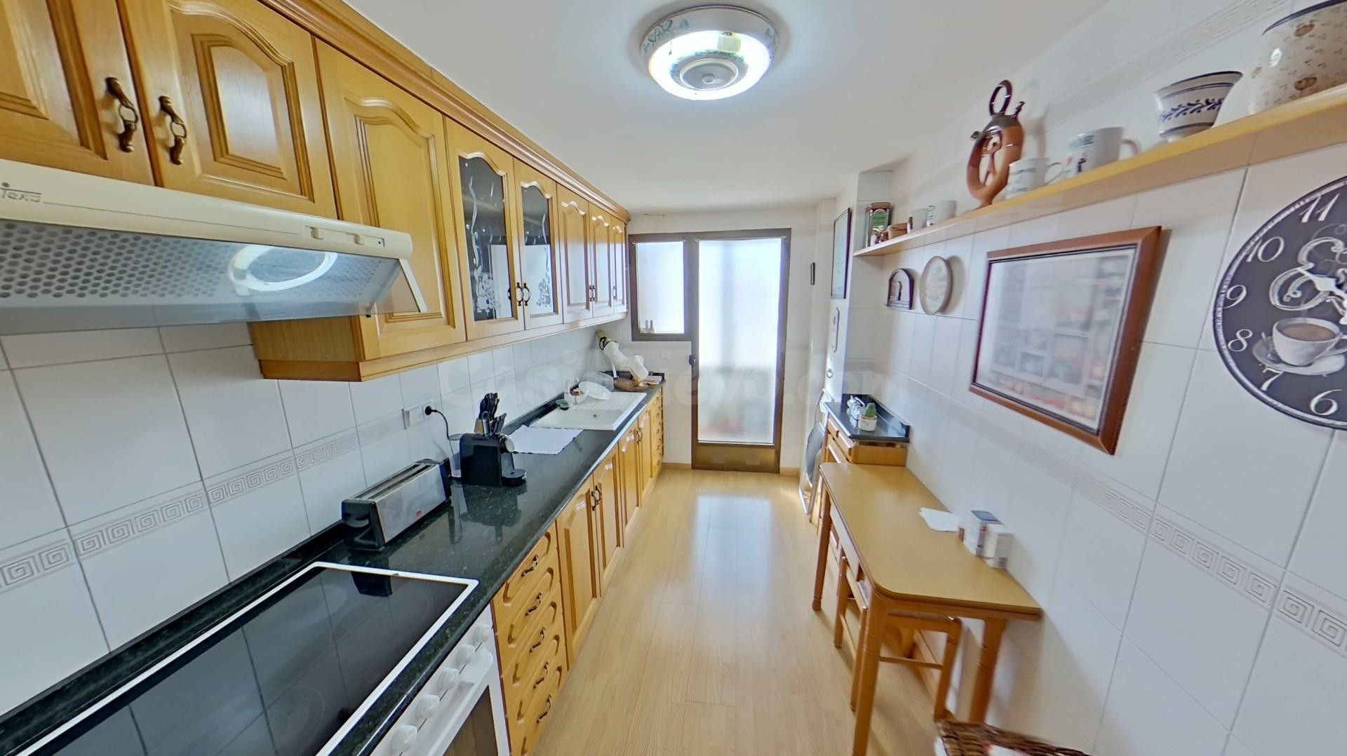 VIVIENDA CON BALCÓN EN ZONA CARREFOUR DISPONIBLE EN ALQUILER - foto 4