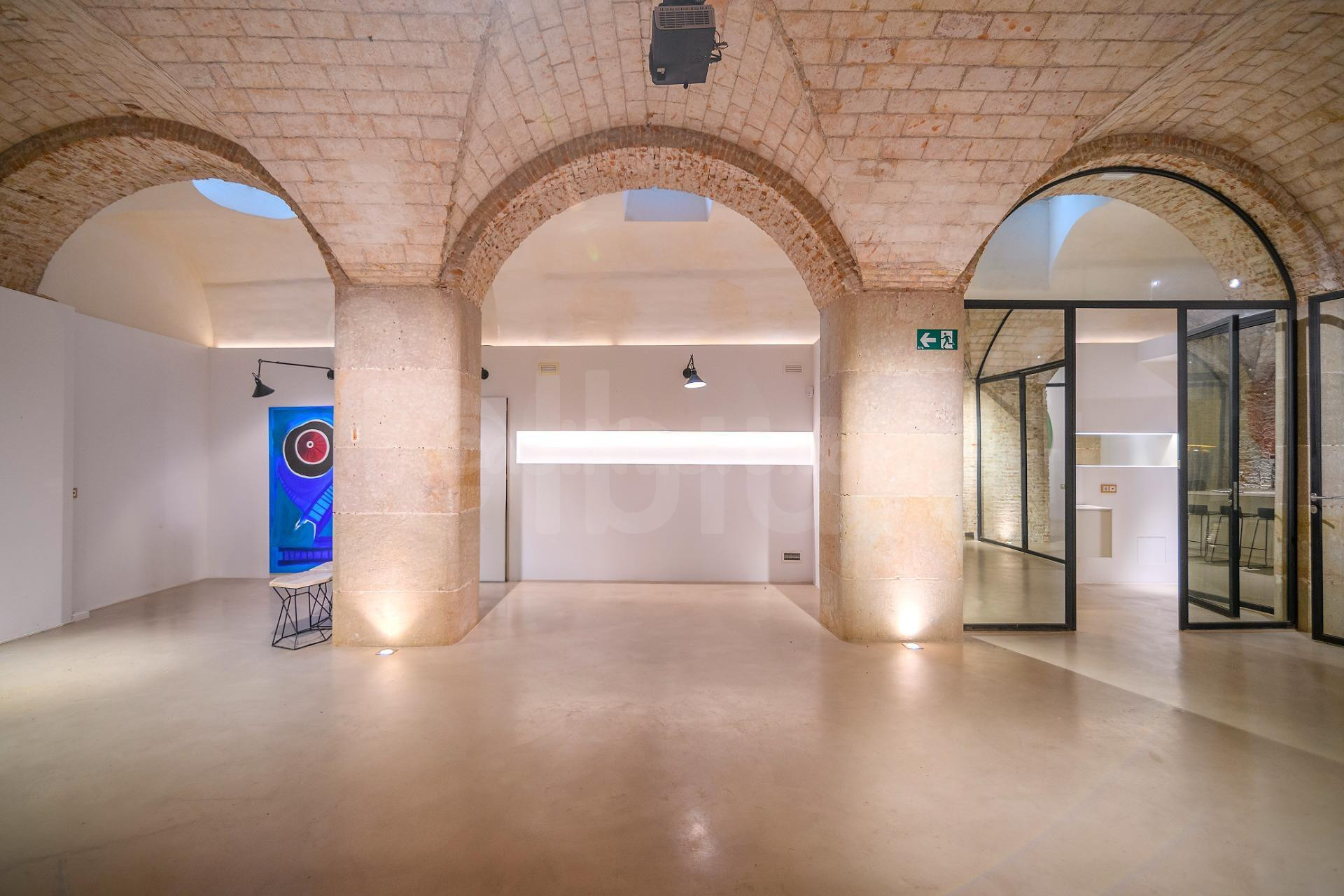 Exclusiu espai profesional de disseny al Carrer Avinyó - foto 3