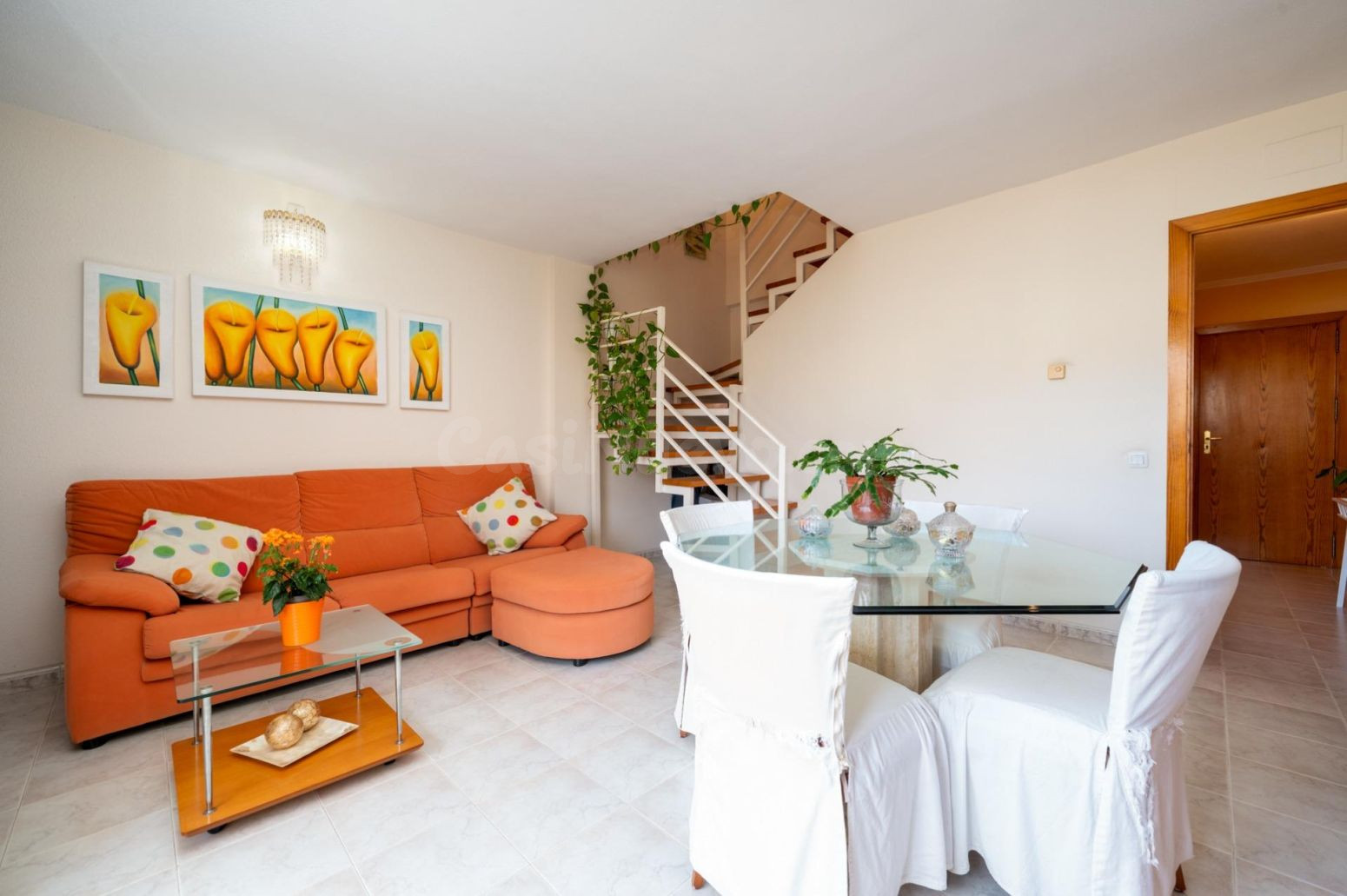 Dúplex de tres habitaciones en ZONA COLEGIOS