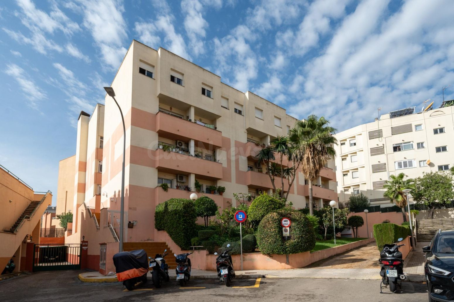 Dúplex de tres habitaciones en ZONA COLEGIOS - foto 3