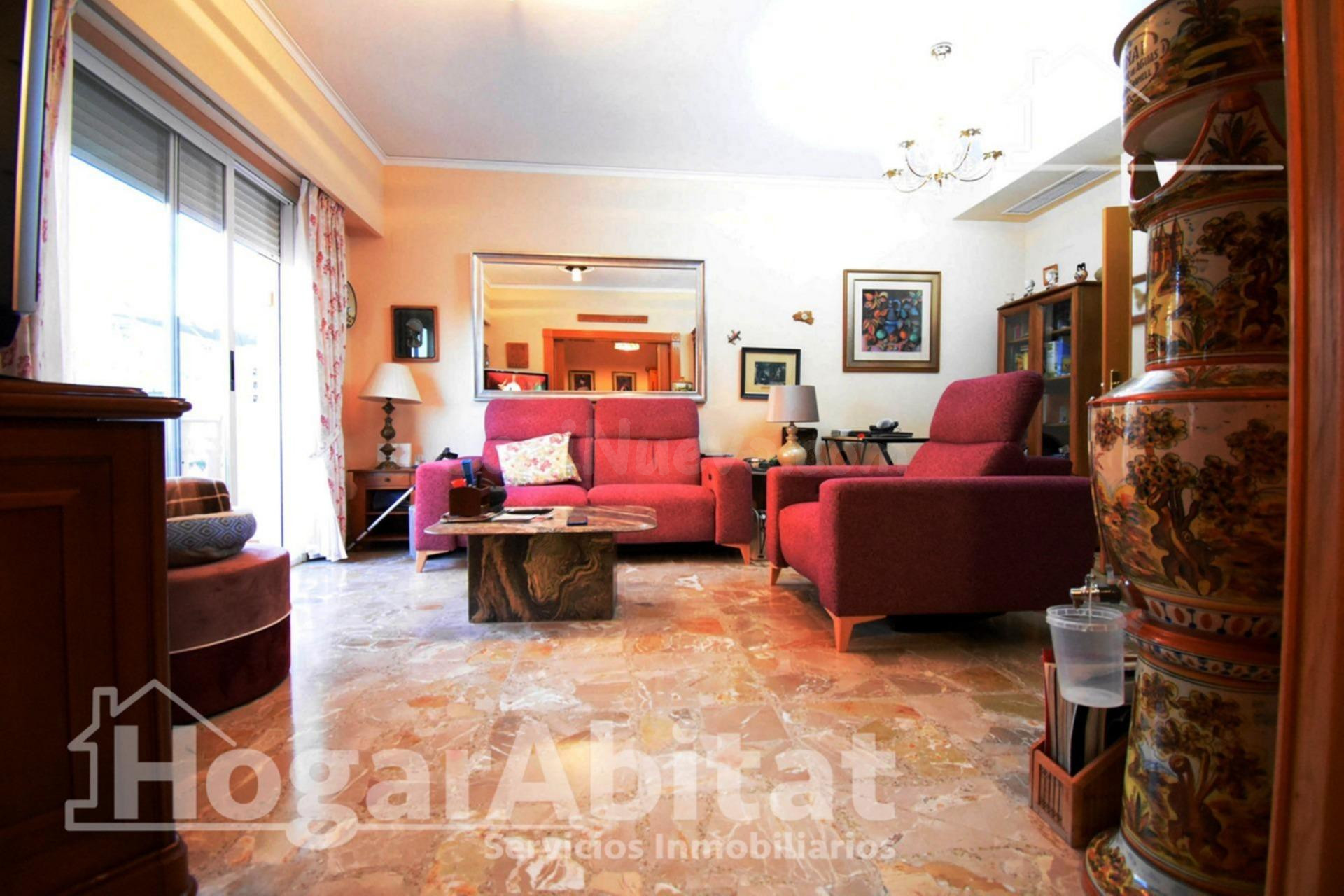 ¡IMPRESIONANTE! AMPLIO CON 4 DORMITORIOS, TERRAZA Y GARAJE JUNTO AL PUERTO