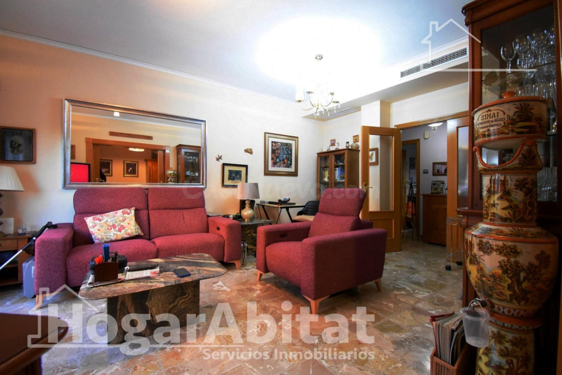 ¡IMPRESIONANTE! AMPLIO CON 4 DORMITORIOS, TERRAZA Y GARAJE J - foto 3