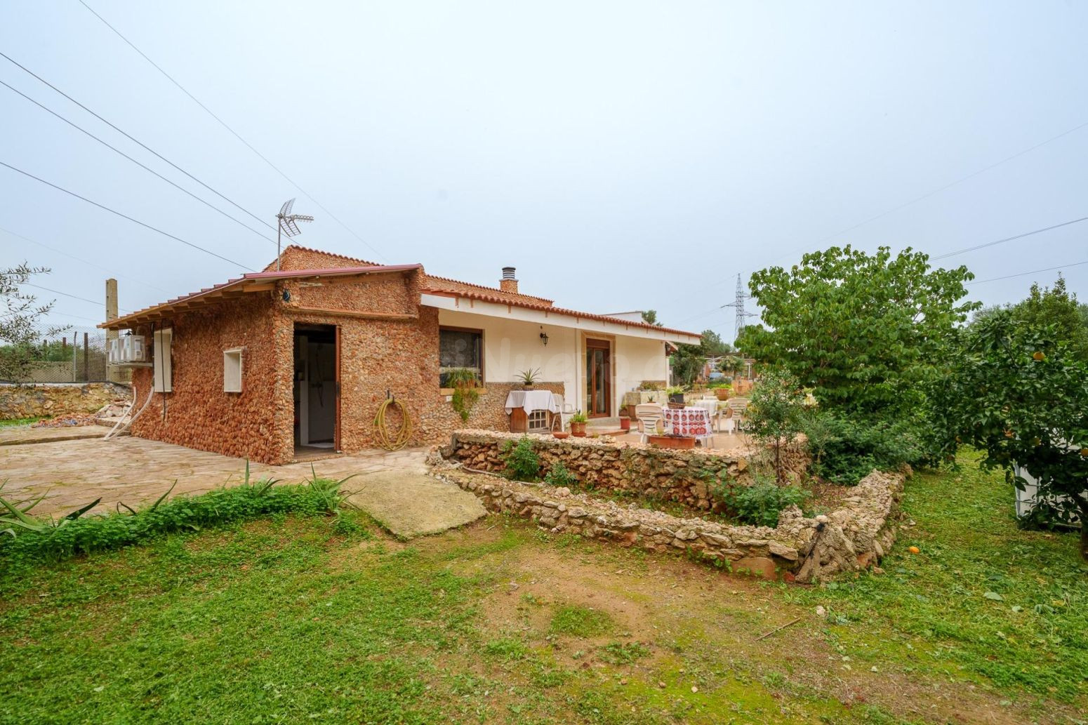 Finca Rústica con Múltiples Edificaciones y Gran Potencial.