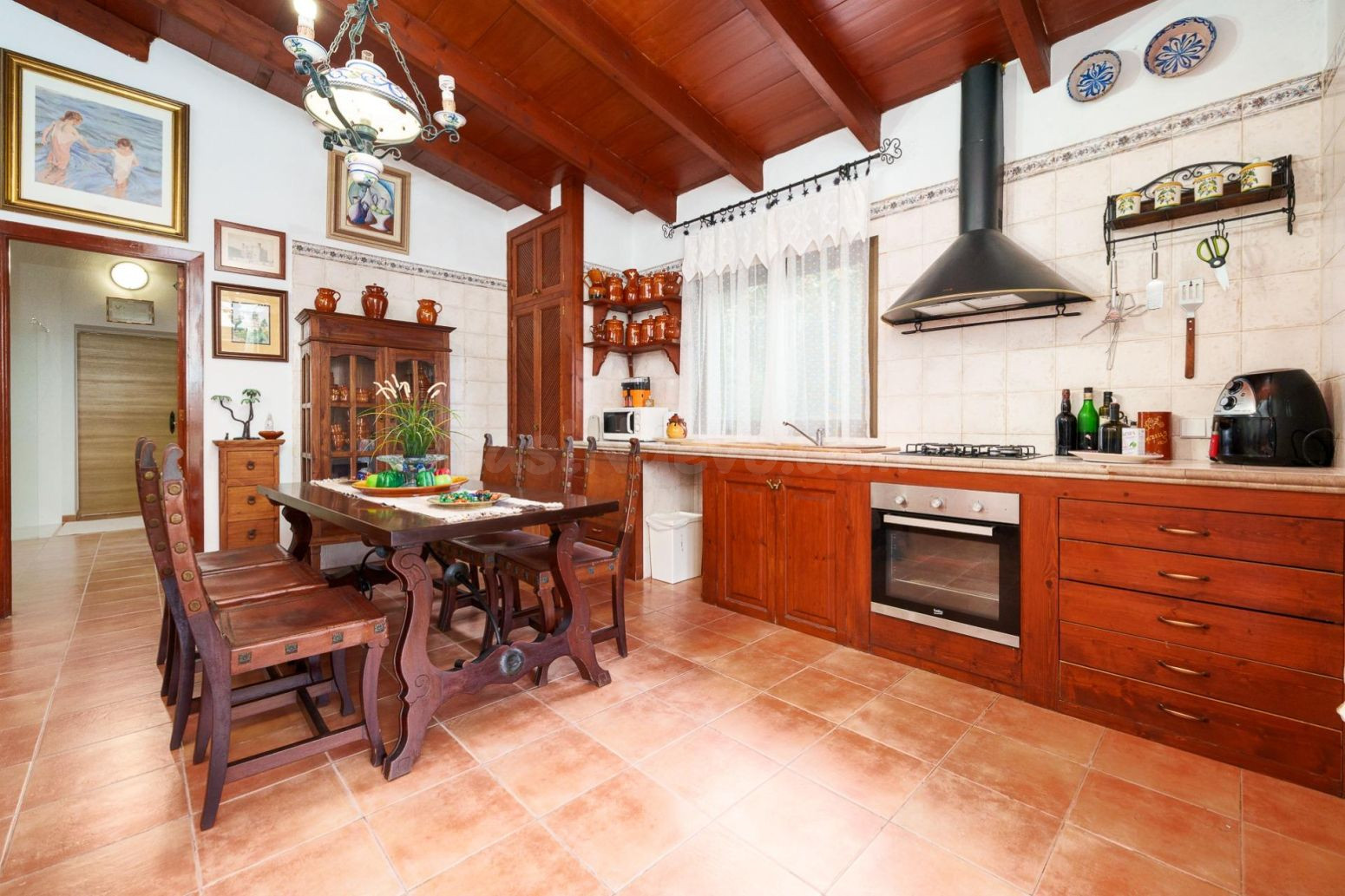 Finca Rústica con Múltiples Edificaciones y Gran Potencial. - foto 2