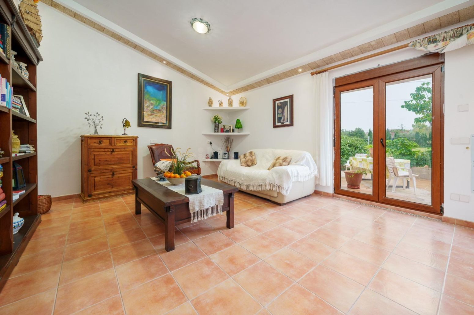 Finca Rústica con Múltiples Edificaciones y Gran Potencial. - foto 5