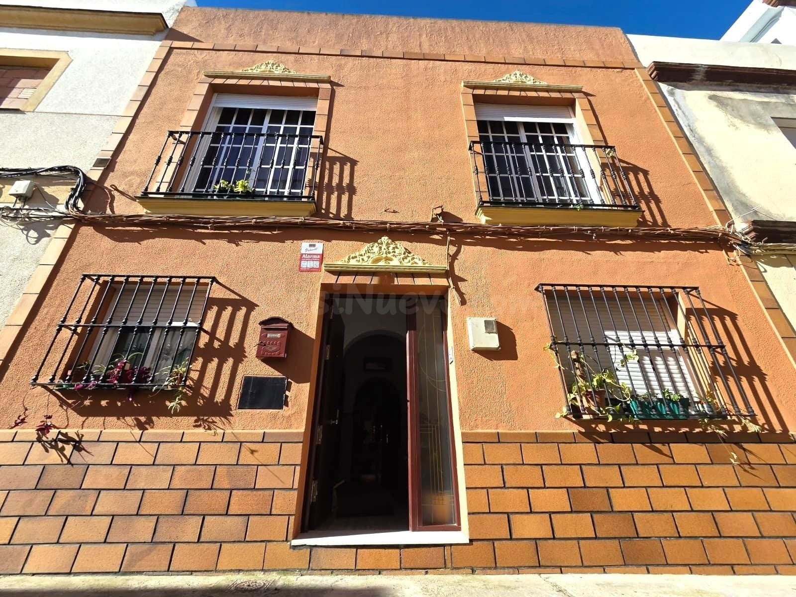 ESPECTACULAR CASA EN LA ZONA DEL MAYORAZGO CON 5 DORMITORIOS.