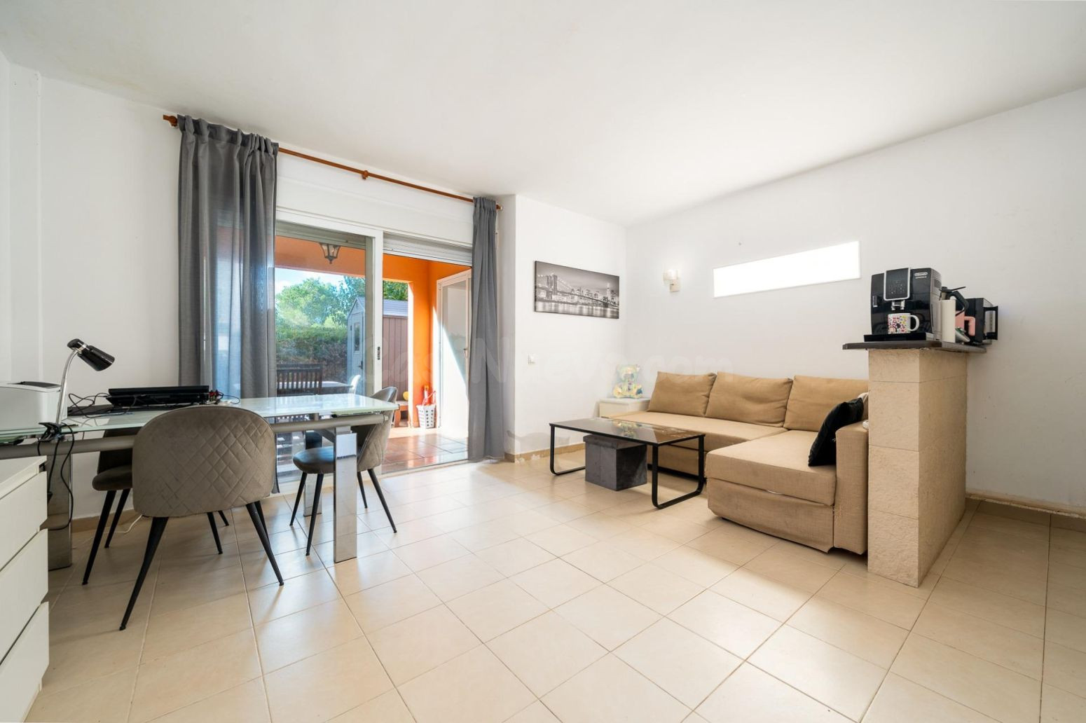 Funcional apartamento con piscina y parking - foto 2