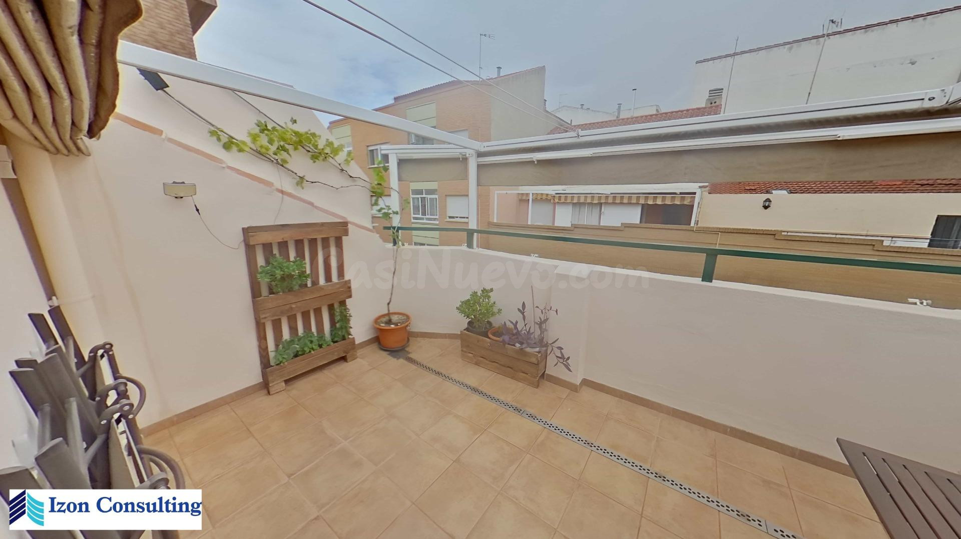 ÁTICO DÚPLEX CON 5 DORMITORIOS Y 3 BAÑOS EN ZONA SAN PABLO - foto 2