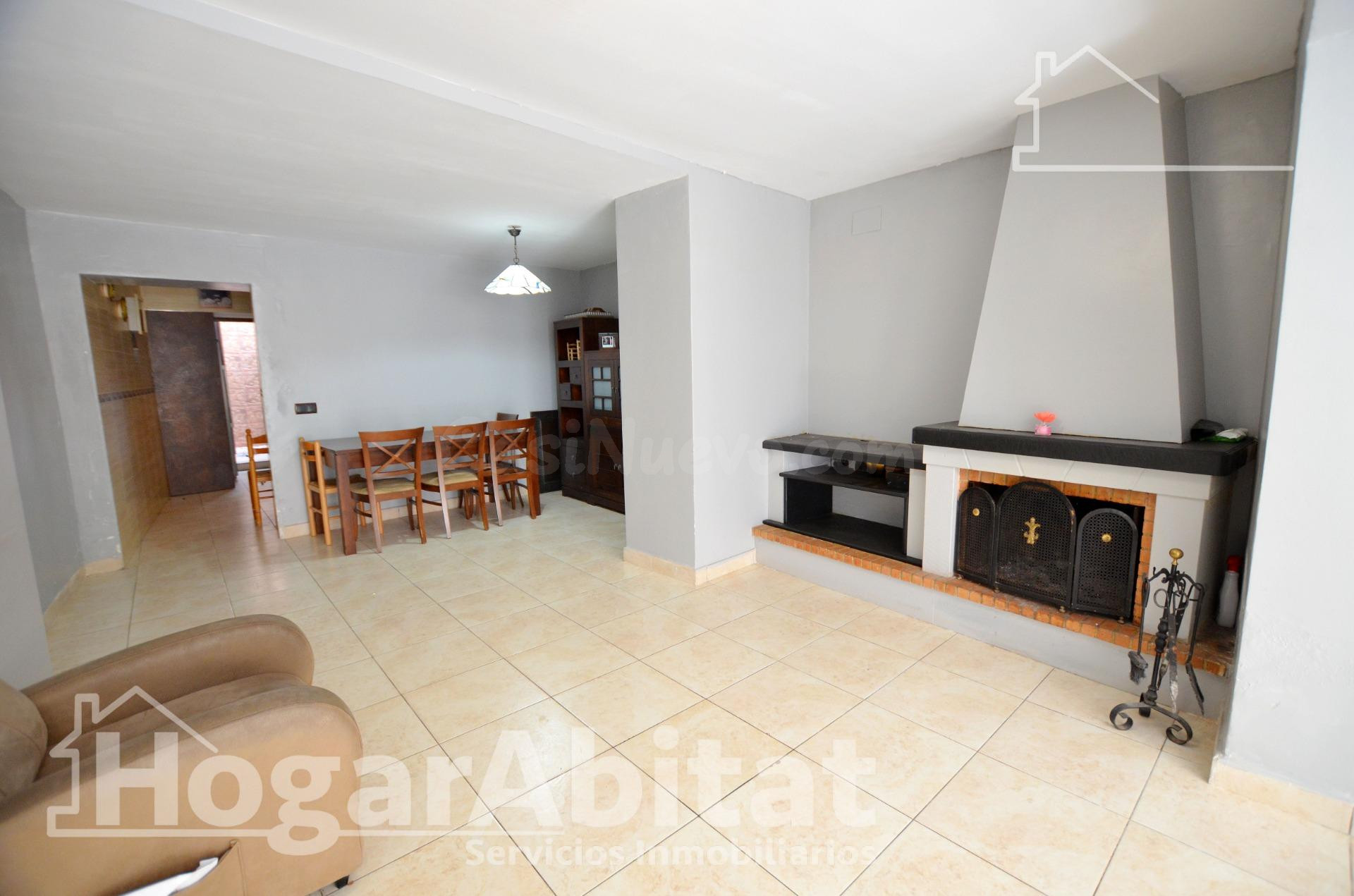 ¡MAGNÍFICO ADOSADO! AMPLIO Y LUMINOSO CON TERRAZA Y TRASTERO - foto 2