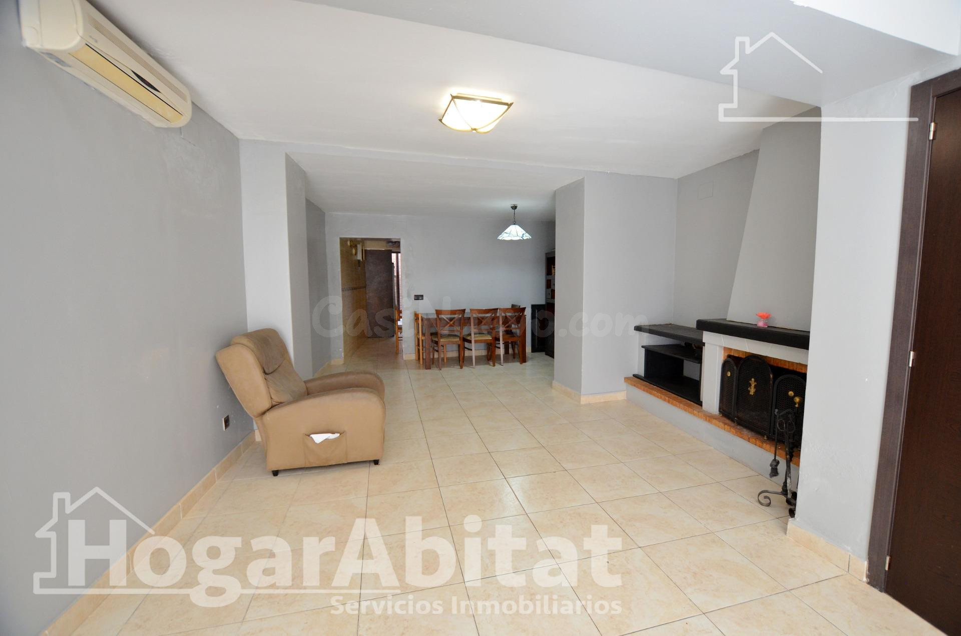 ¡MAGNÍFICO ADOSADO! AMPLIO Y LUMINOSO CON TERRAZA Y TRASTERO - foto 4