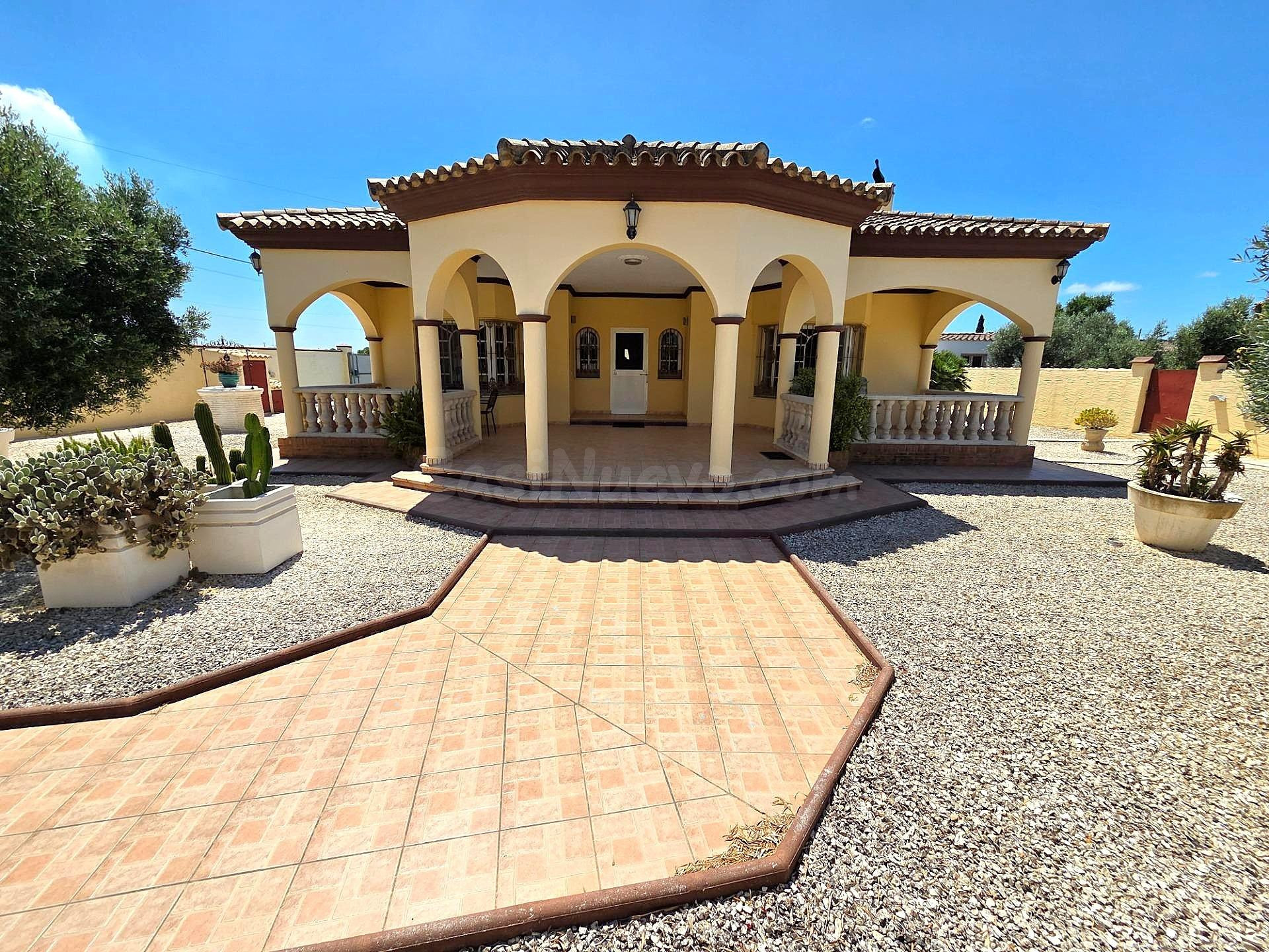 ️ EXCELENTE CHALET DE LUJO SEGREGADO EN LA ENTRADA DEL MARQUESADO (CHICLANA DE LA FRONTERA) ️