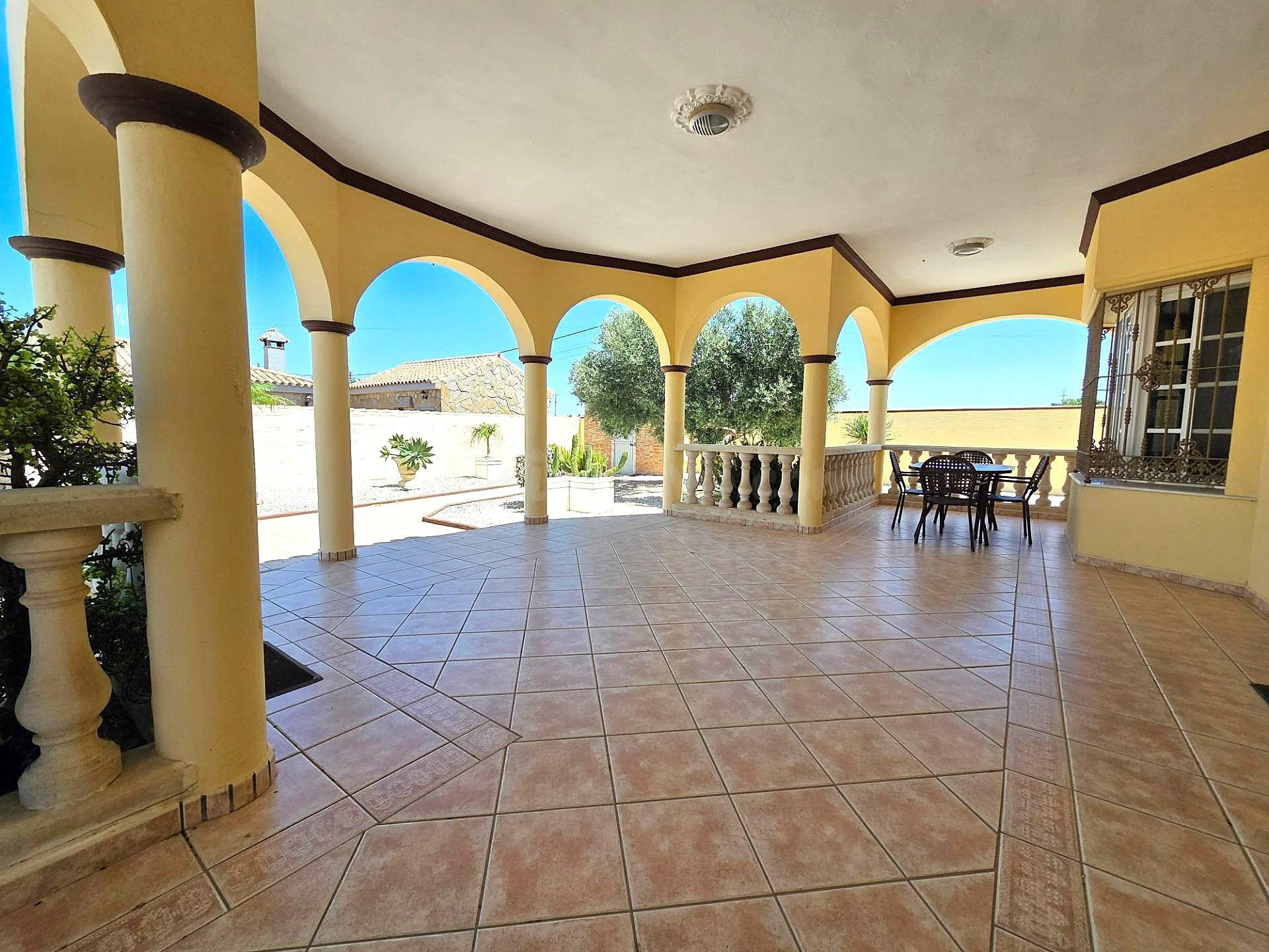 ️ EXCELENTE CHALET DE LUJO SEGREGADO EN LA ENTRADA DEL MARQUESADO (CHICLANA DE LA FRONTERA) ️ - foto 2