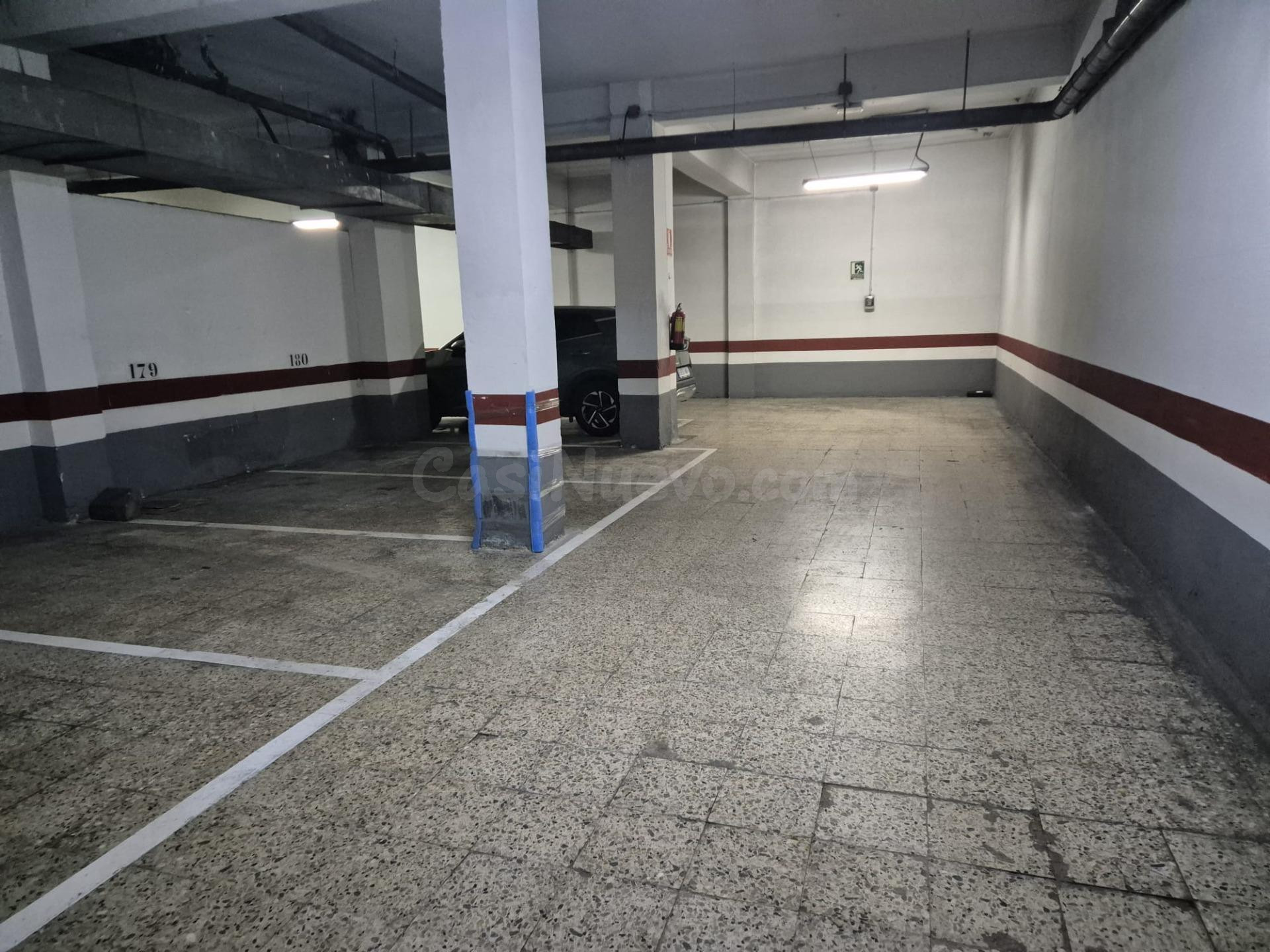 Plaza de Garaje Junto al Colegio Santo Domingo de Silos - foto 4