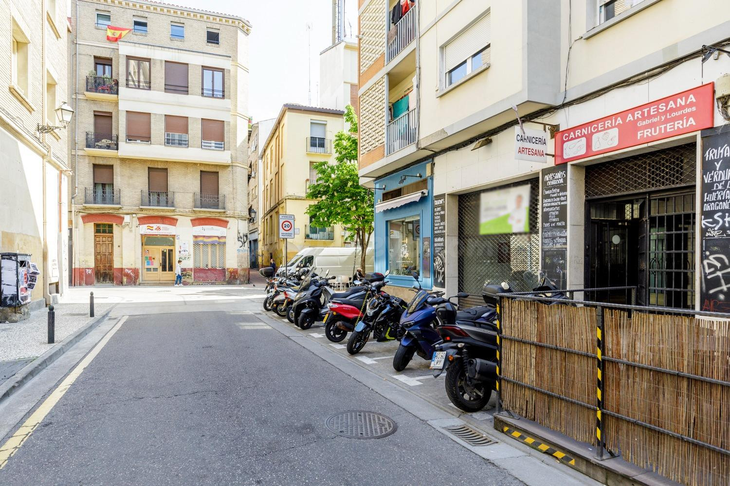 Local Comercial en el Corazón de Zaragoza: ¡Tu Oportunidad p - foto 2