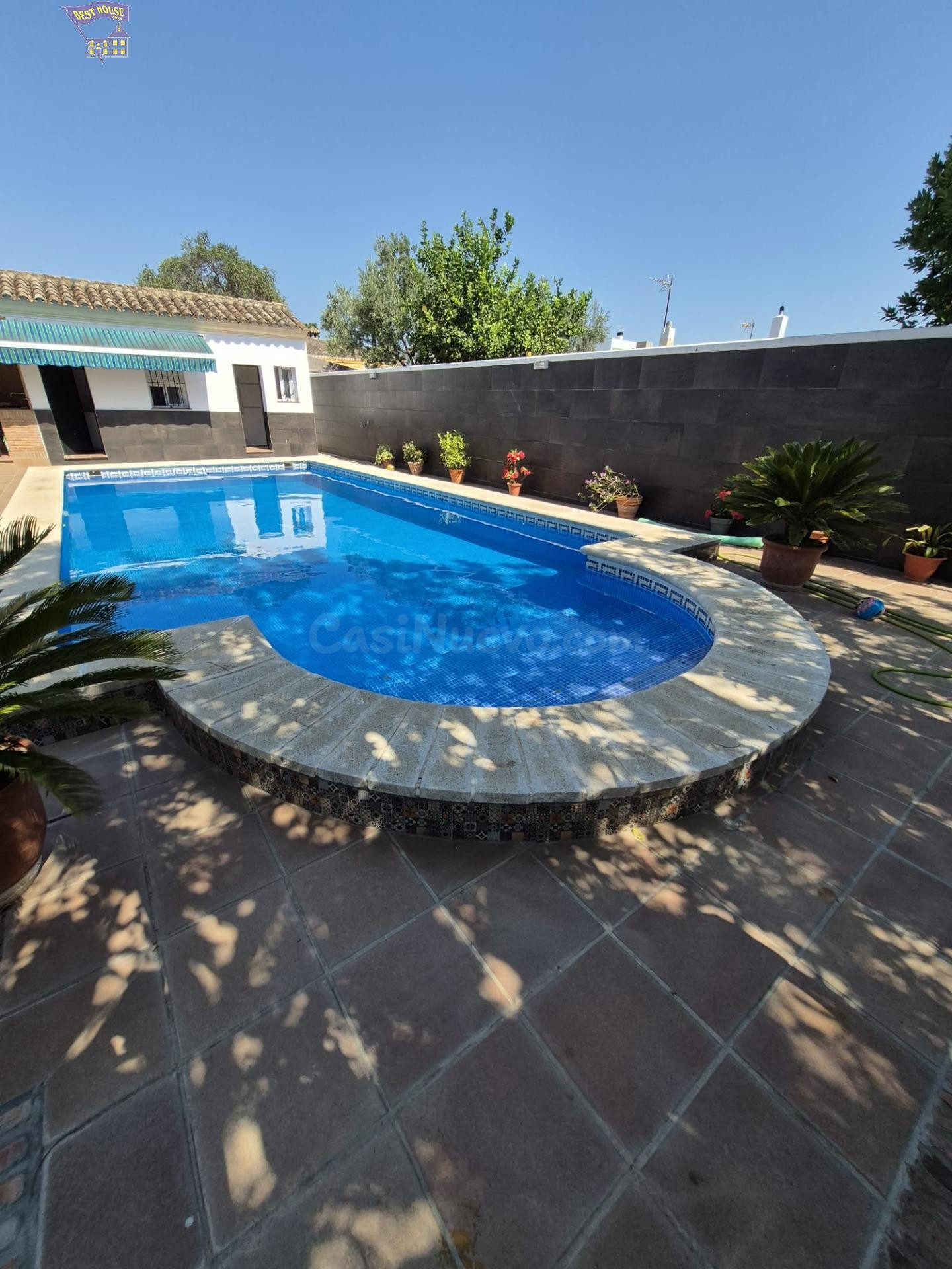 SE VENDE CHALET EN ZONA EL SANTISCAL