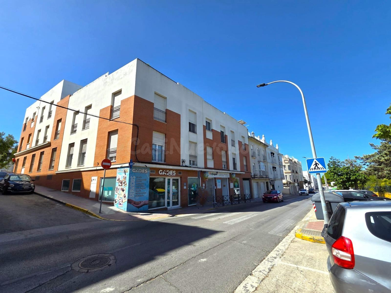 ✅GRAN PISO CON 3 DORMITORIOS, ASCENSOR Y PLAZA DE GARAJE FRENTE AL PARQUE DE SANTA ANA✅