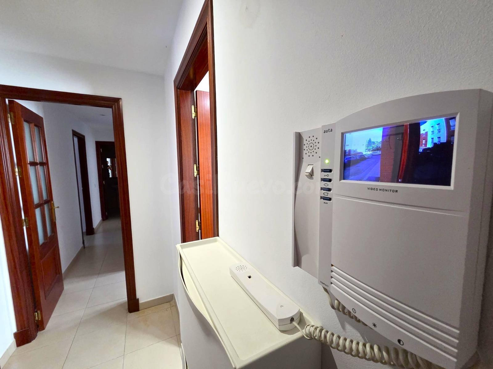 ✅GRAN PISO CON 3 DORMITORIOS, ASCENSOR Y PLAZA DE GARAJE FRENTE AL PARQUE DE SANTA ANA✅ - foto 3