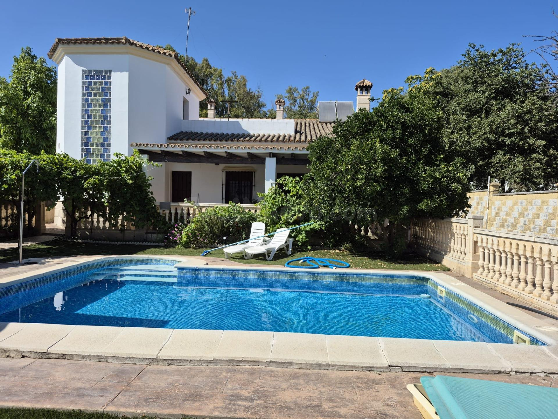 SE VENDE CHALET EN ZONA JUNTA DE LOS RÍOS - foto 2