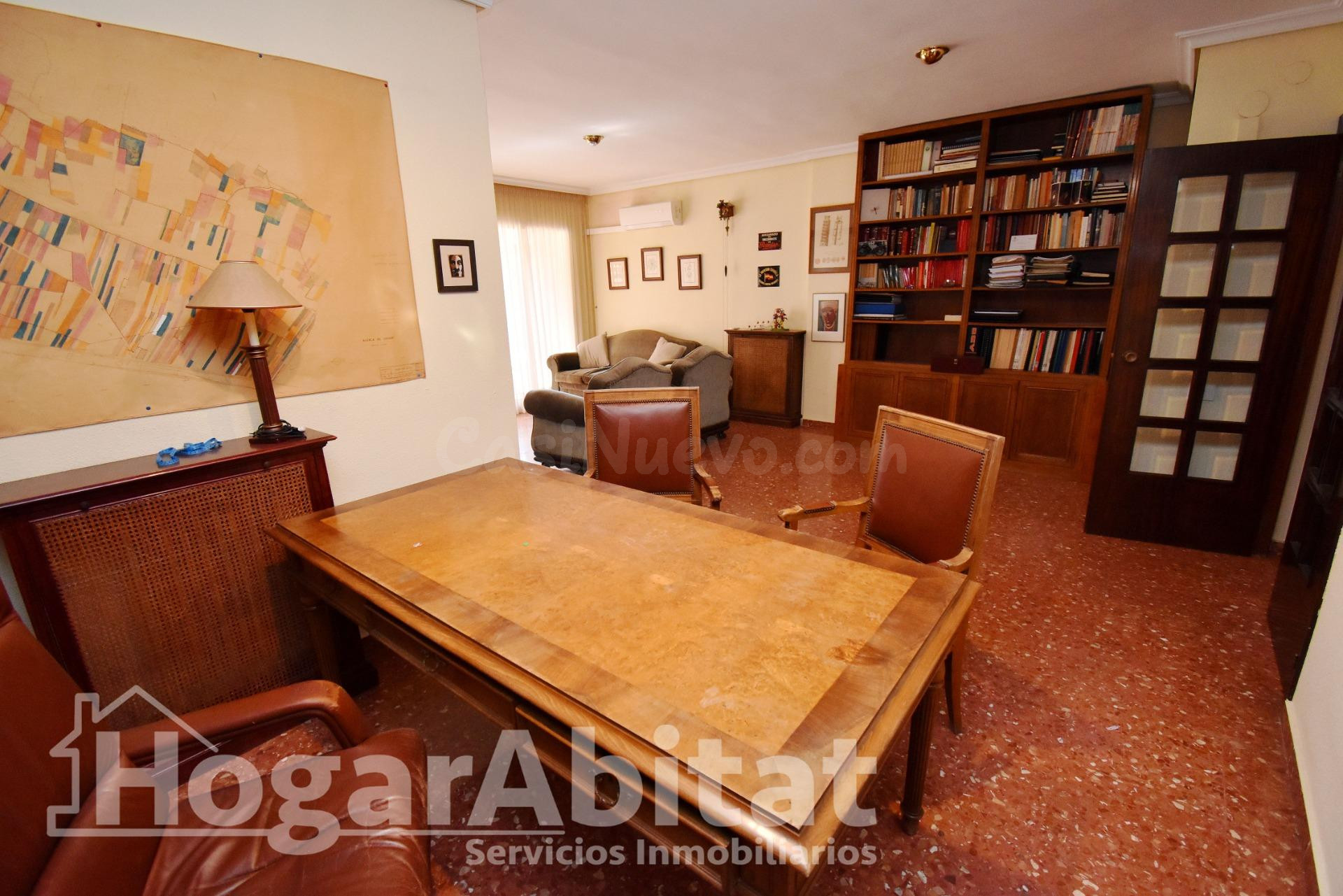 EXTERIOR EN RESIDENCIAL CON GARAJE, ASCENSOR, TERRAZA Y TRAS