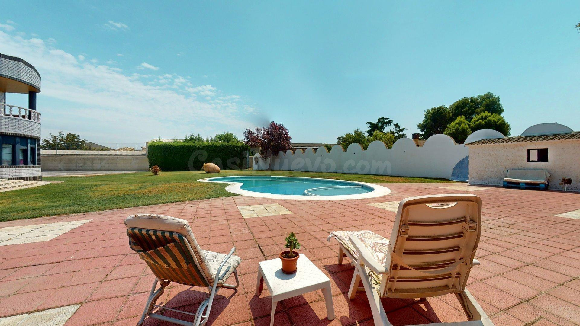 Chalet independiente con piscina y 2.660 m2 de parcela en Ga - foto 5