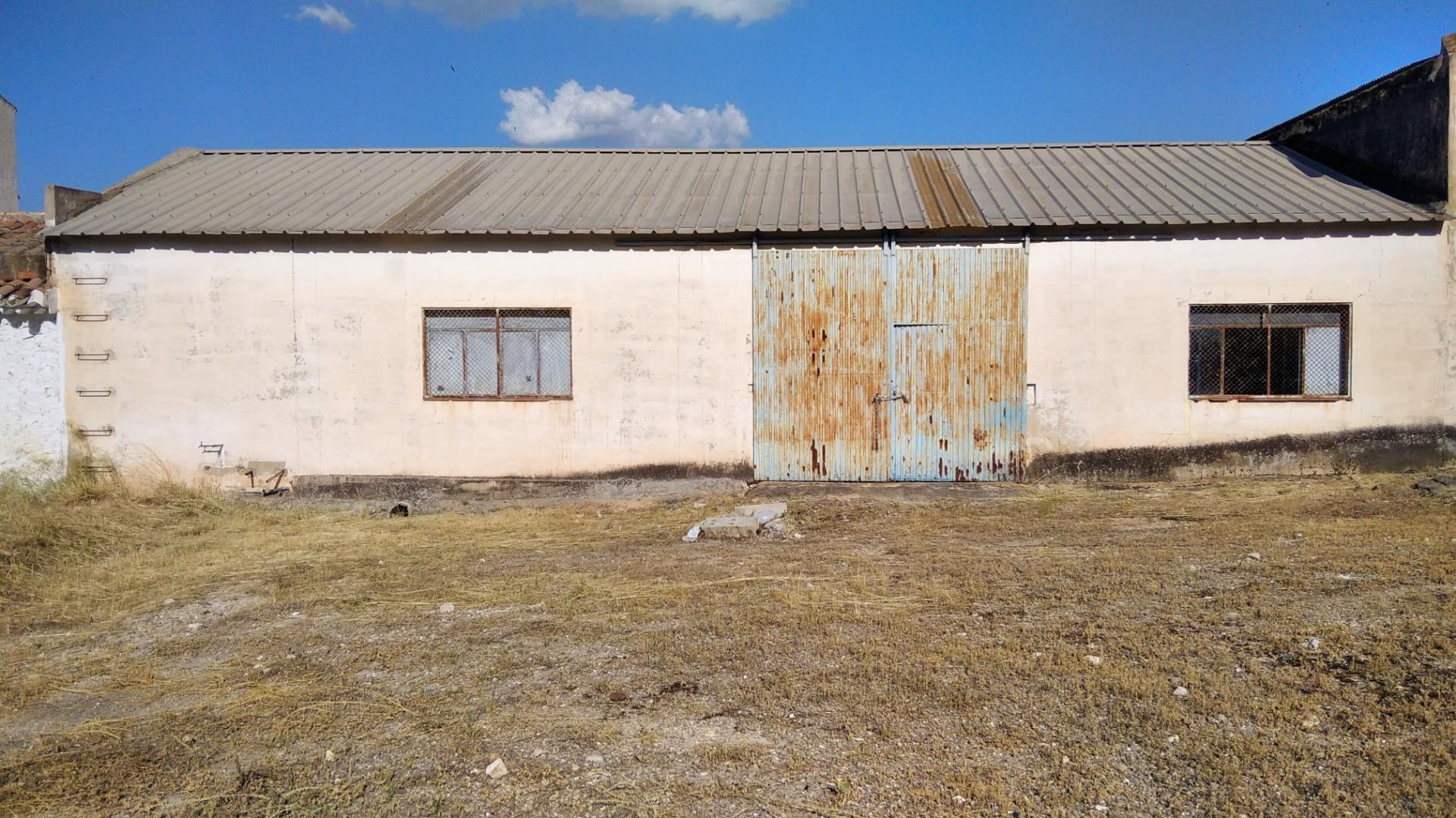 Nave industrial 157m² en venta - Barrio la caverina