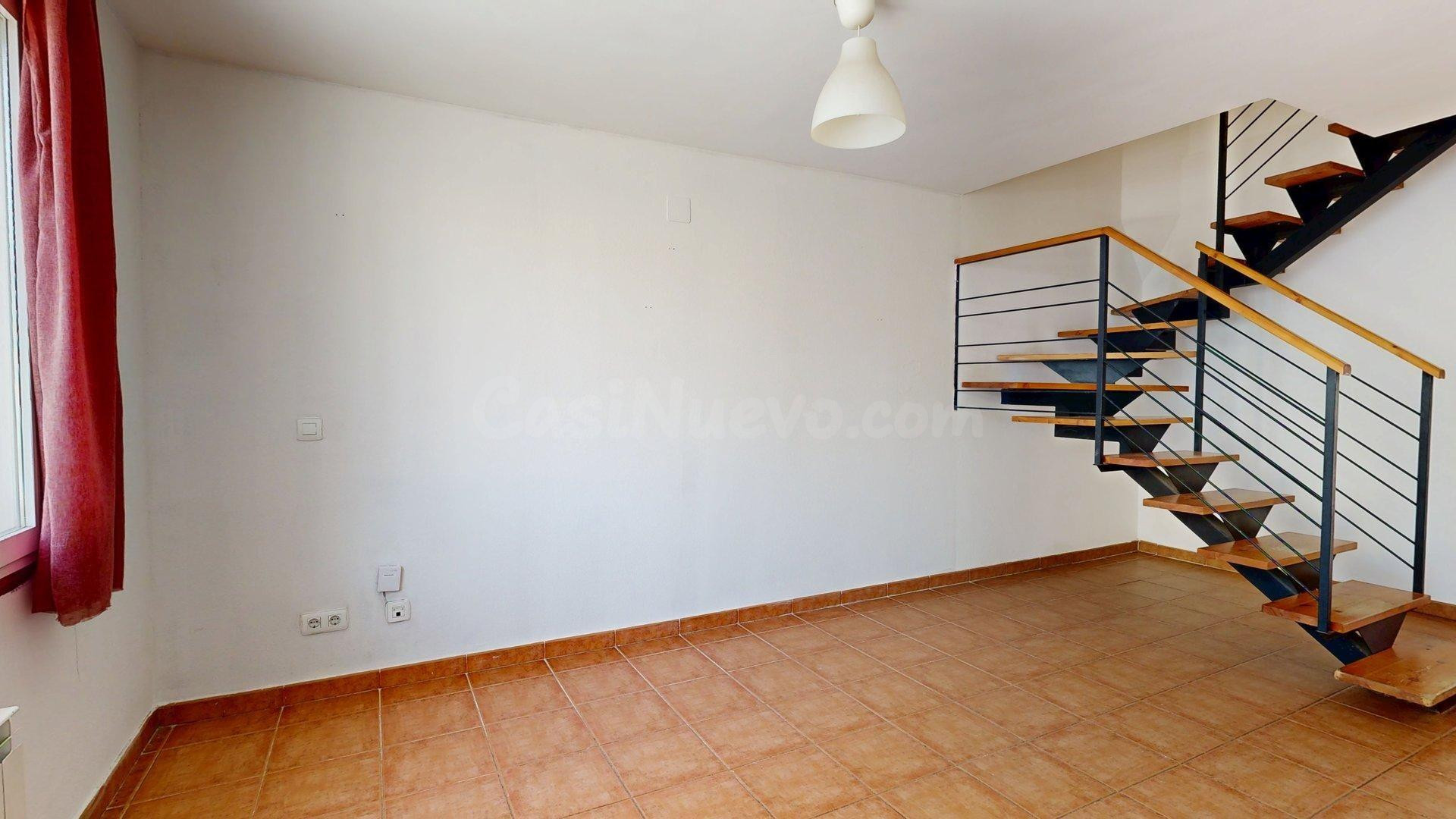 Chalet adosado en venta en Épila con 3 dormitorios, patio y  - foto 4
