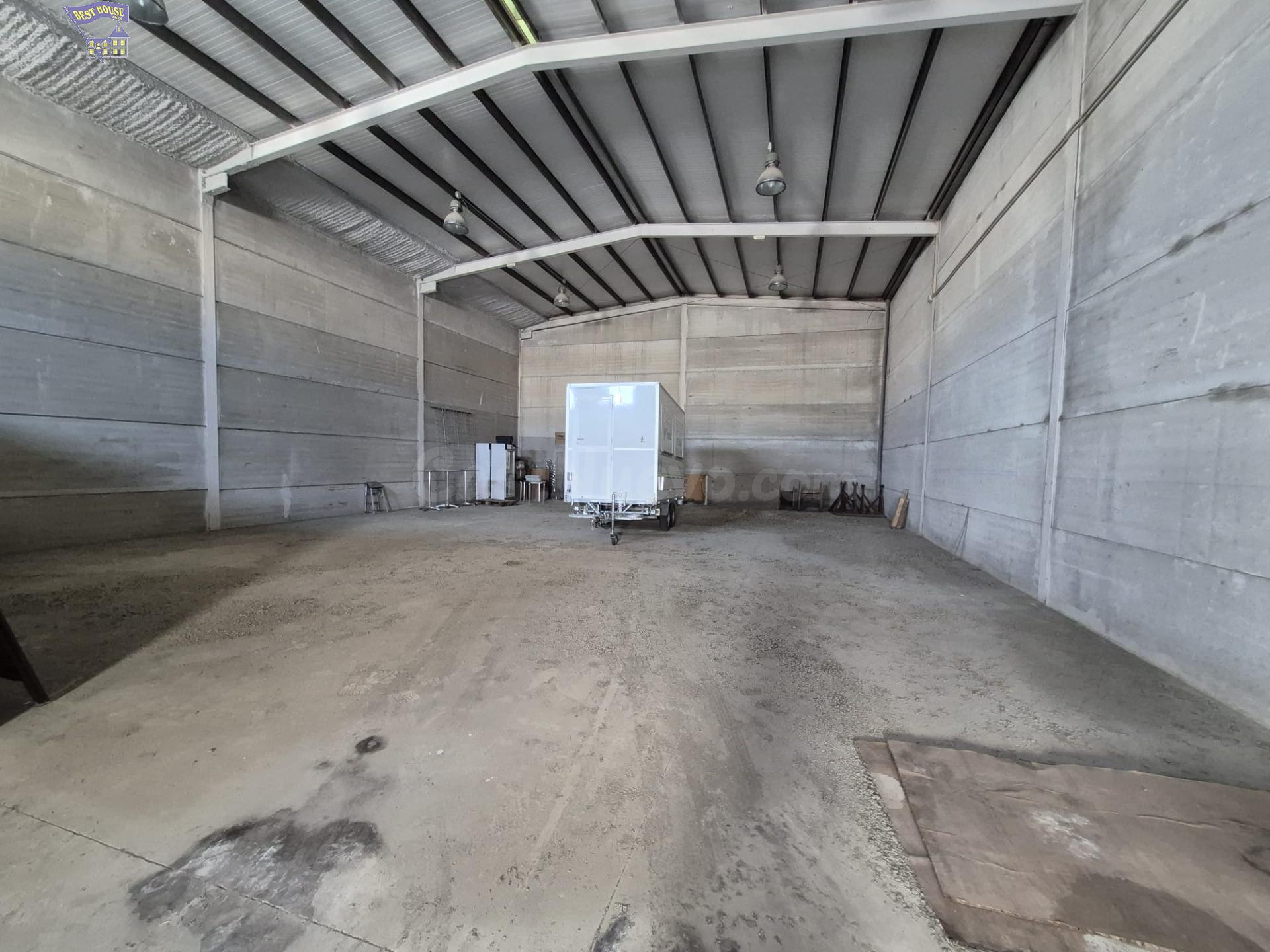 SE VENDE NAVE INDUSTRIAL EN ESPERA