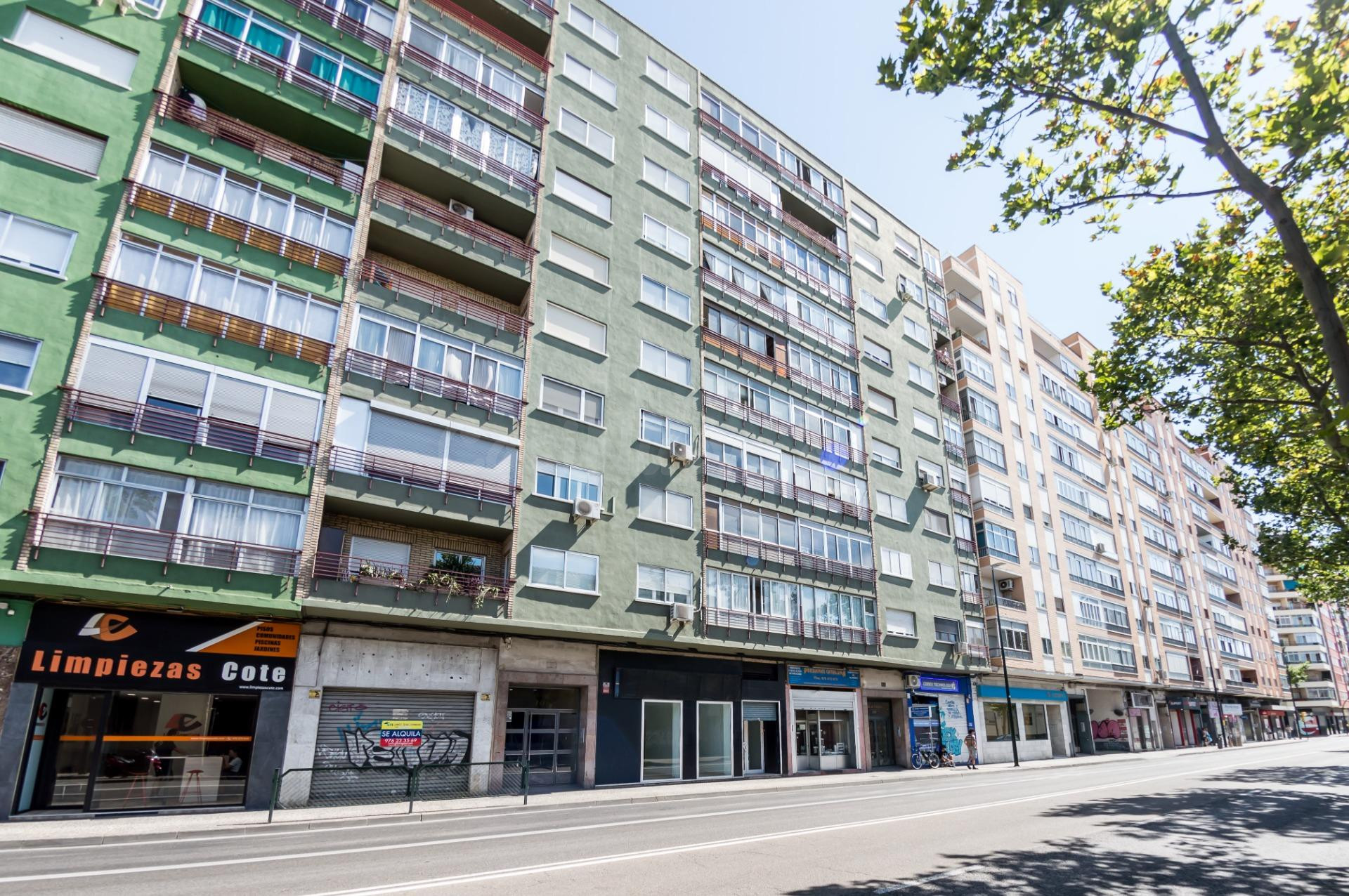 Local comercial en alquiler en Avenida Cataluña, 106: 165 m2