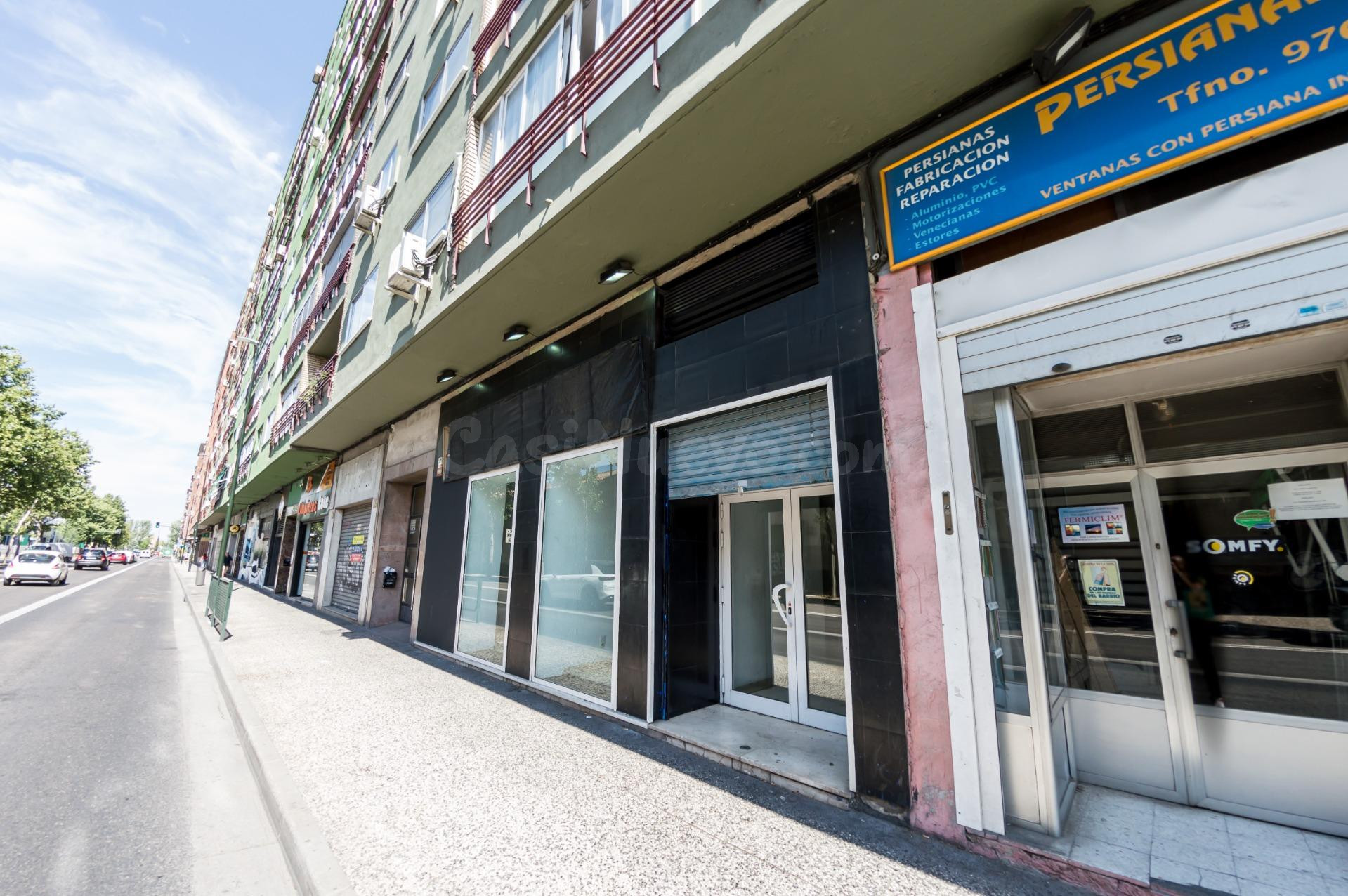 Local comercial en alquiler en Avenida Cataluña, 106: 165 m2 - foto 2