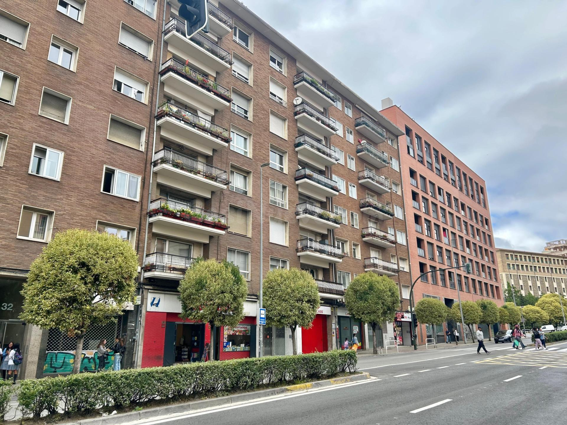 Exclusivo piso de 154 m2 en Avenida de Zaragoza, Pamplona - foto 2