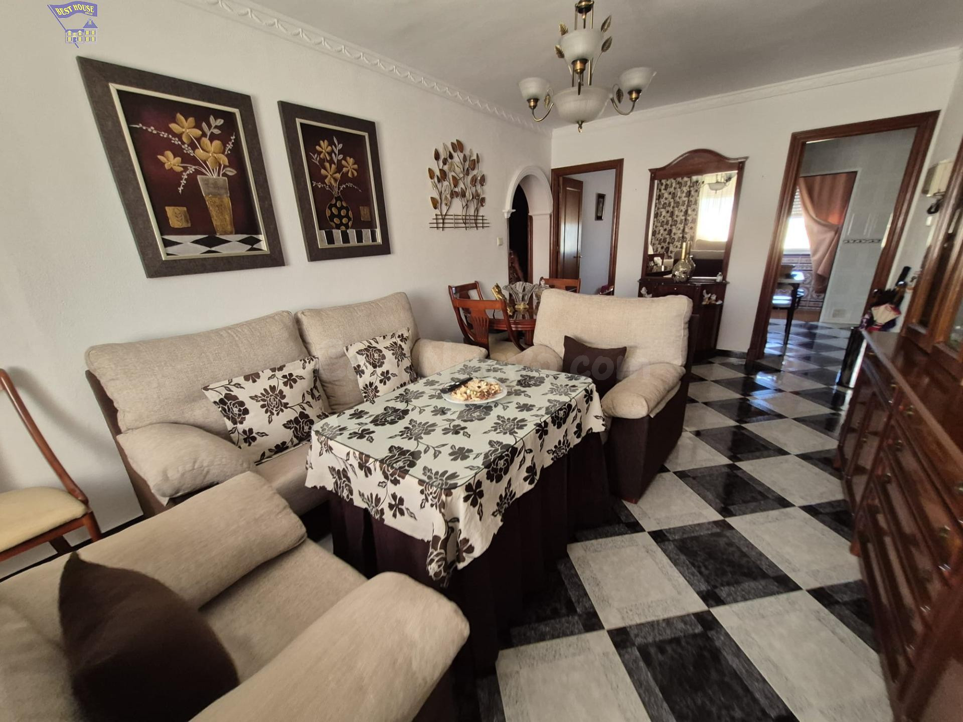 SE VENDE PISO EN ZONA DE JÉDULA
