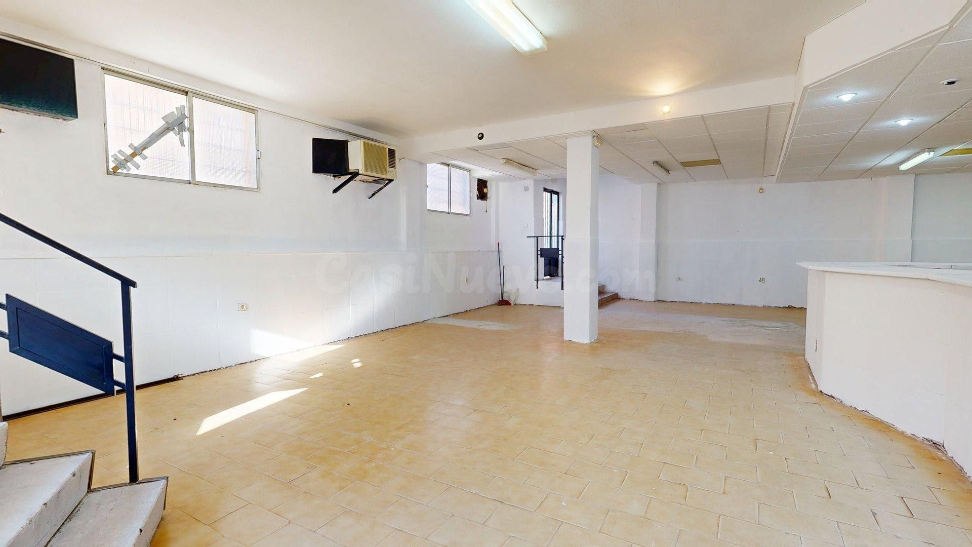 Local comercial en venta en Valdefierro: 162 m2 en esquina p - foto 4